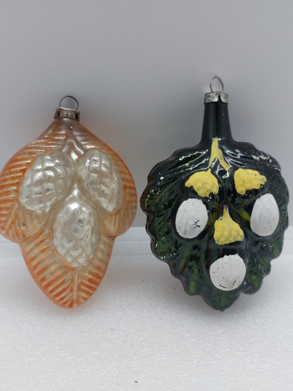 2 Vintage Christmas Tree Glass Ornament Leaf Shape With Acorns & Pinecones